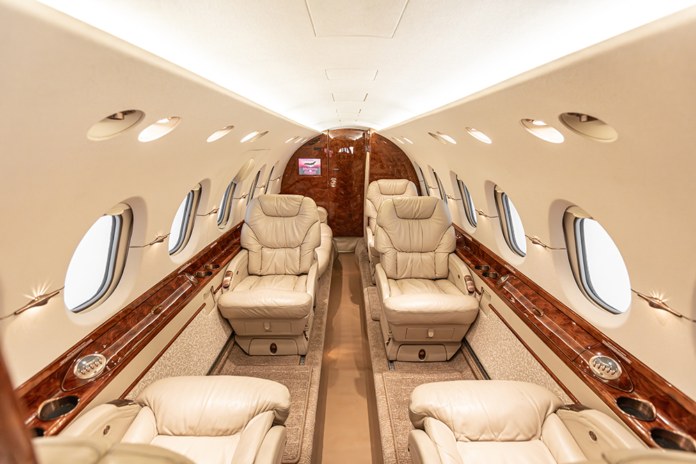 Hawker-800XP-N12AH-17